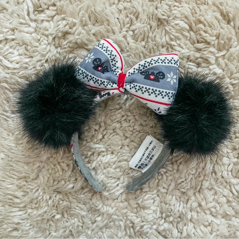 Disney Parks Christmas 2018 puff Minnie ears Furry Nordic Sweater Ears like new